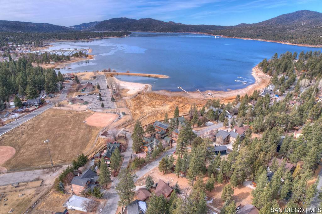 Big Bear, CA 92315,255 Eagle DR
