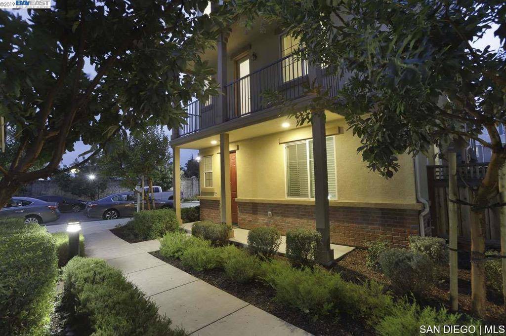 Hayward, CA 94544,75 Middleton Pl