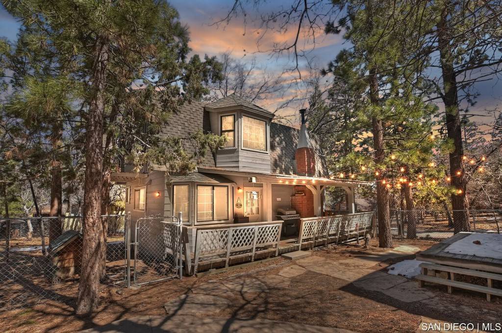 Sugarloaf, CA 92386,762 Vista LN