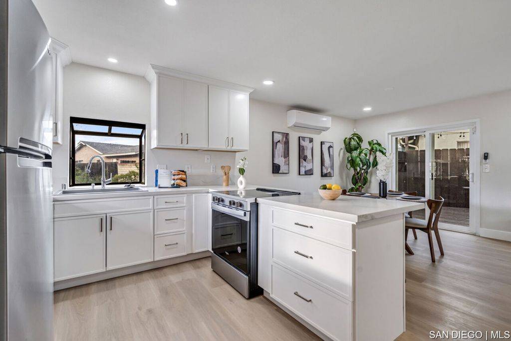Lemon Grove, CA 91945,2351 Star Pine Dr