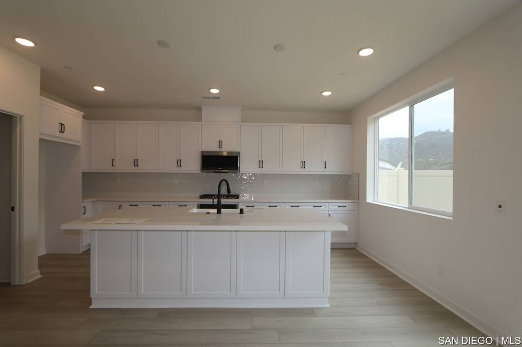 Fallbrook, CA 92028,637 Meadowood ST #317