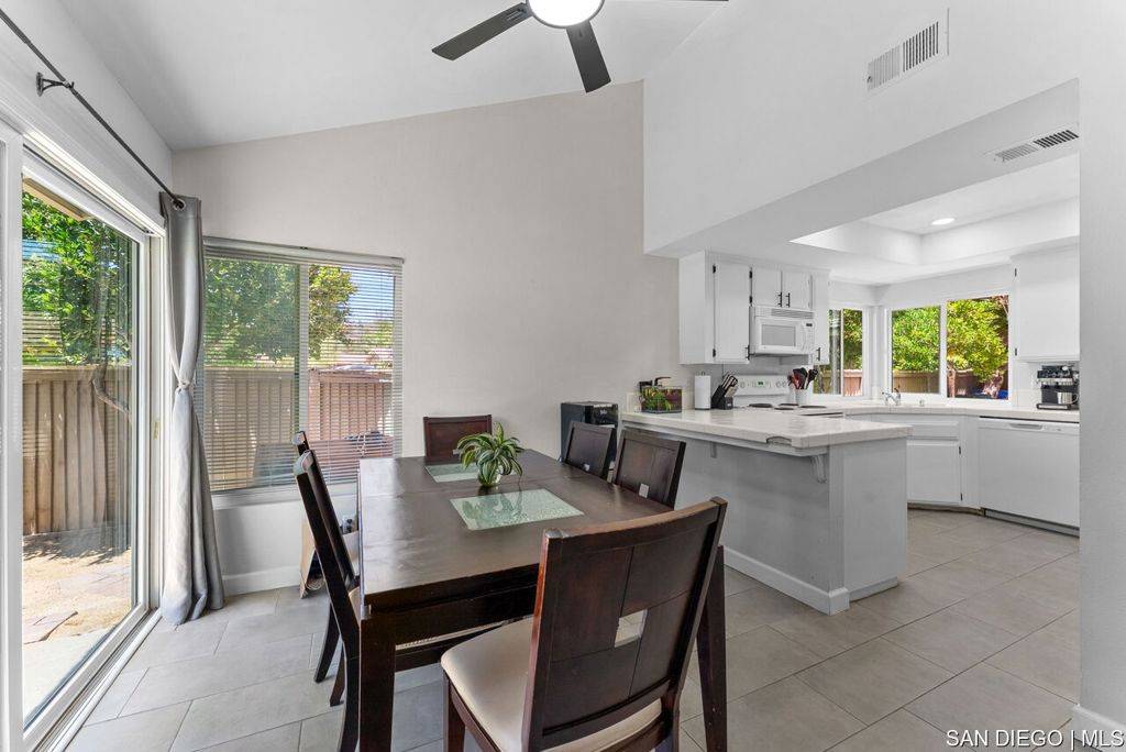 Fallbrook, CA 92028,4309 Diegos CT