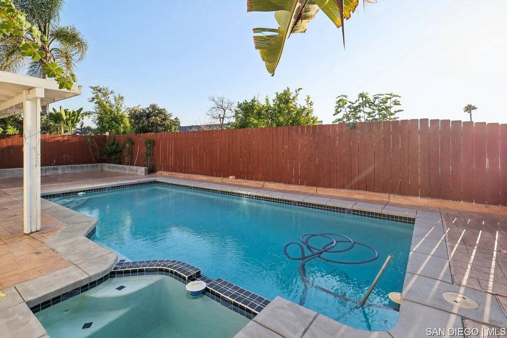 San Diego, CA 92119,7270 Rondel CT