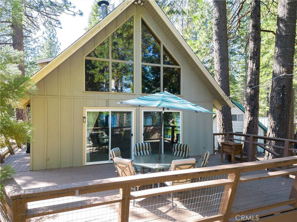 Lake Almanor, CA 96137,945 Peninsula DR
