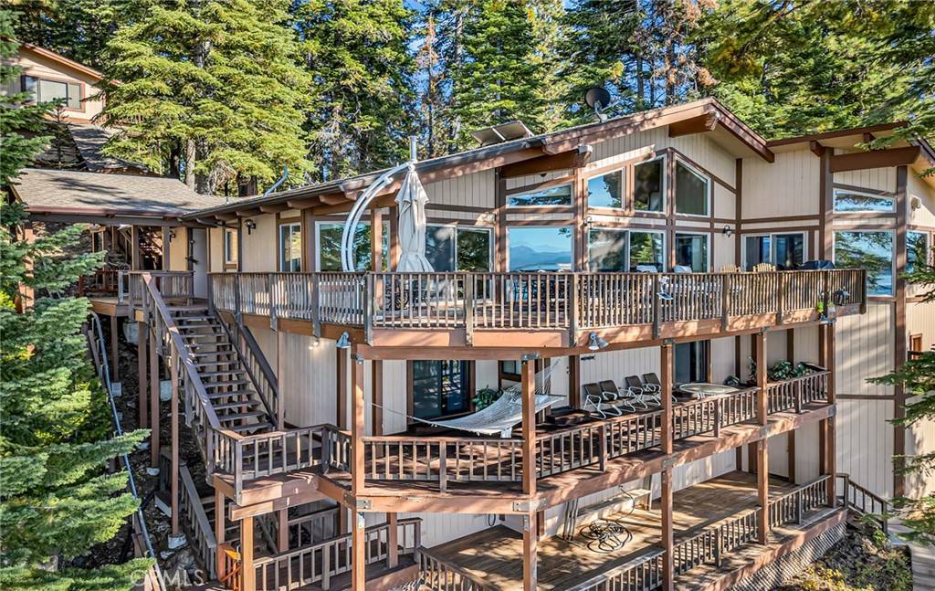 Lake Almanor, CA 96137,1217 Driftwood Cove RD