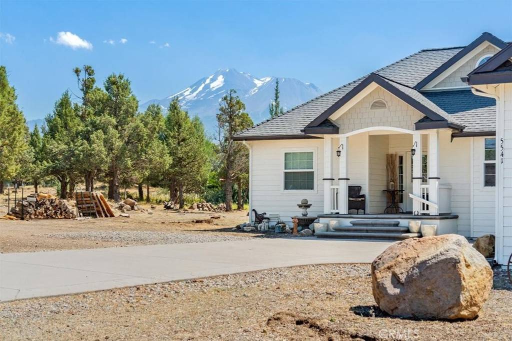 Weed, CA 96094,5541 Lake Shastina DR