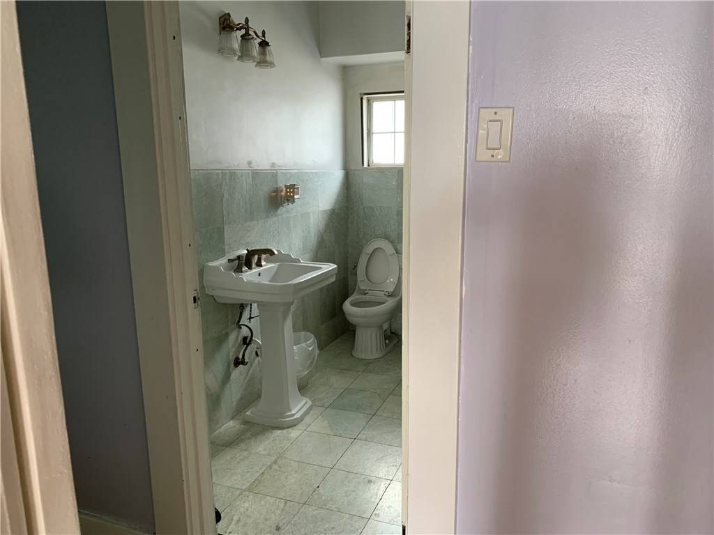 Los Angeles, CA 90026,117 N Dillon ST