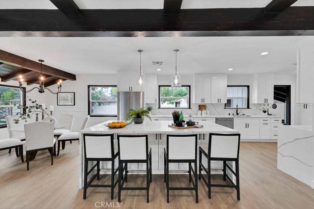 Thousand Oaks, CA 91360,1483 Windsor DR