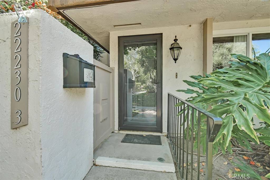 Chatsworth, CA 91311,22230 Germain ST #3