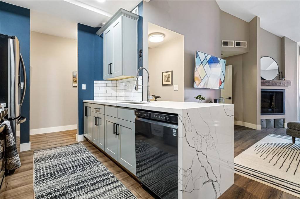 Winnetka, CA 91306,7211 Cozycroft AVE #67