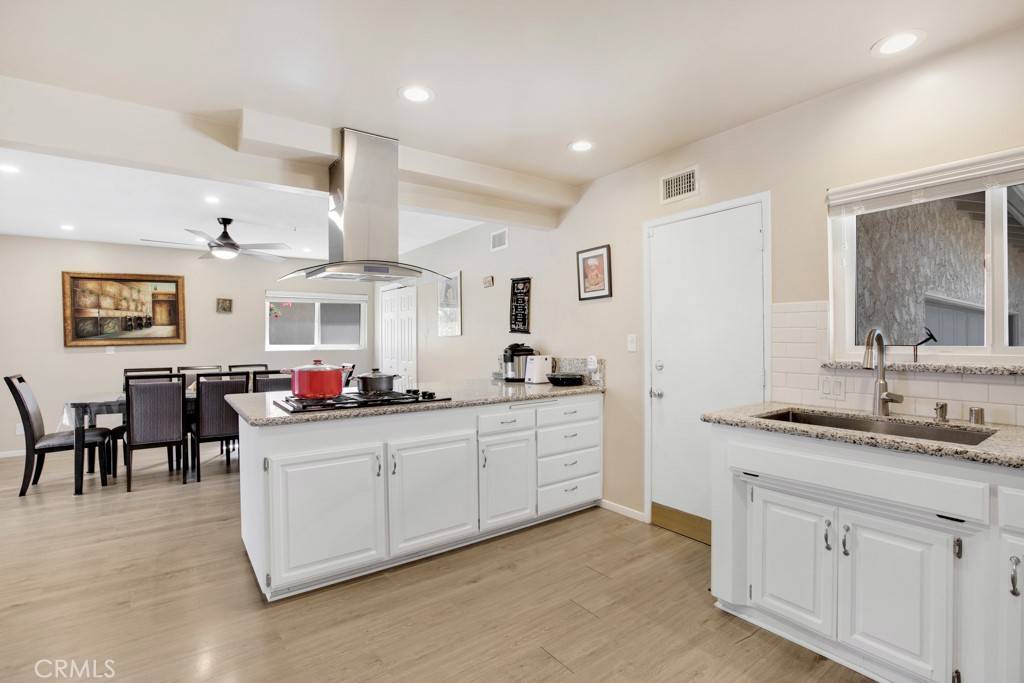 Granada Hills, CA 91343,10108 Whitaker AVE