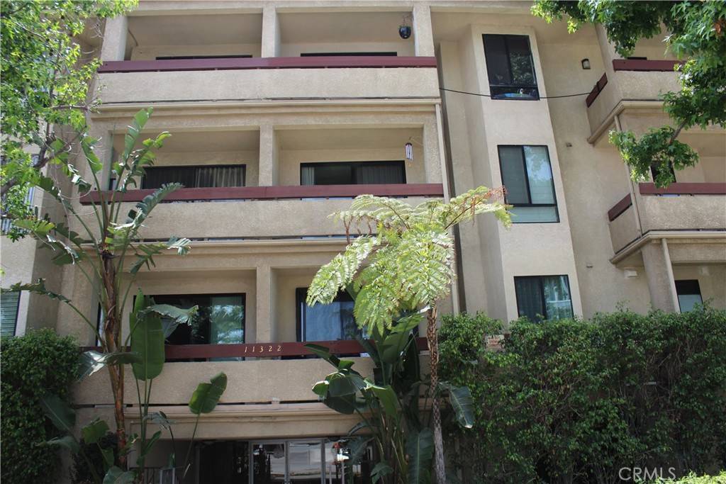 Toluca Lake, CA 91602,11322 Camarillo ST #104