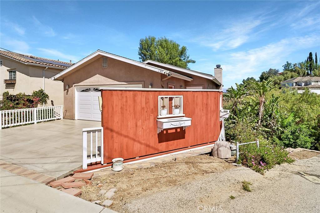 Newbury Park, CA 91320,1261 Combs RD