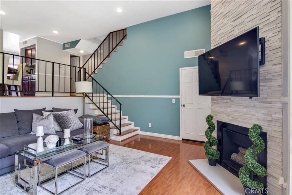 Chatsworth, CA 91311,21901 Lassen ST #169