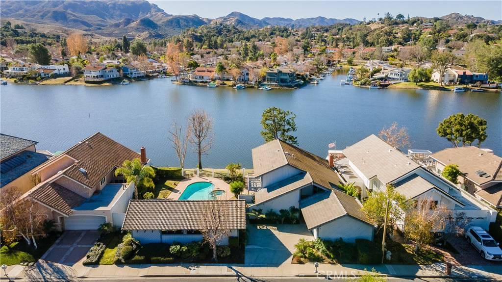 Westlake Village, CA 91361,2546 Oakshore DR