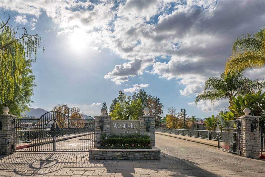 Westlake Village, CA 91361,2546 Oakshore DR