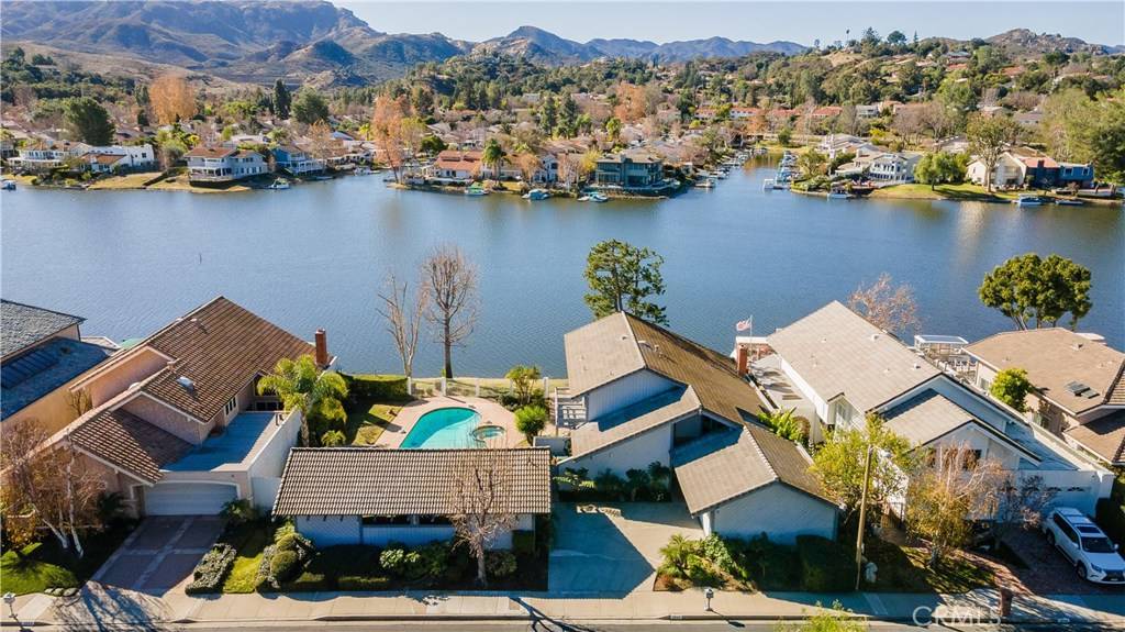 Westlake Village, CA 91361,2546 Oakshore DR