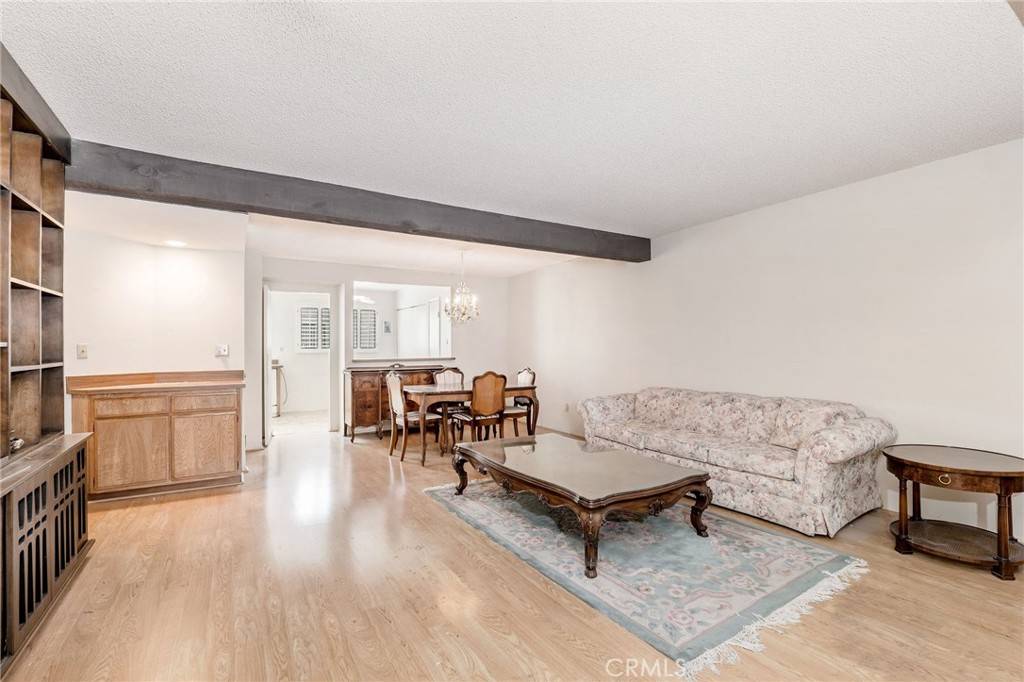 Tarzana, CA 91356,18445 Hatteras ST #202