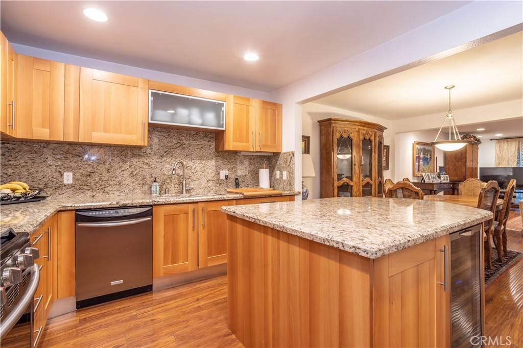 Tarzana, CA 91356,18324 Clark ST #202