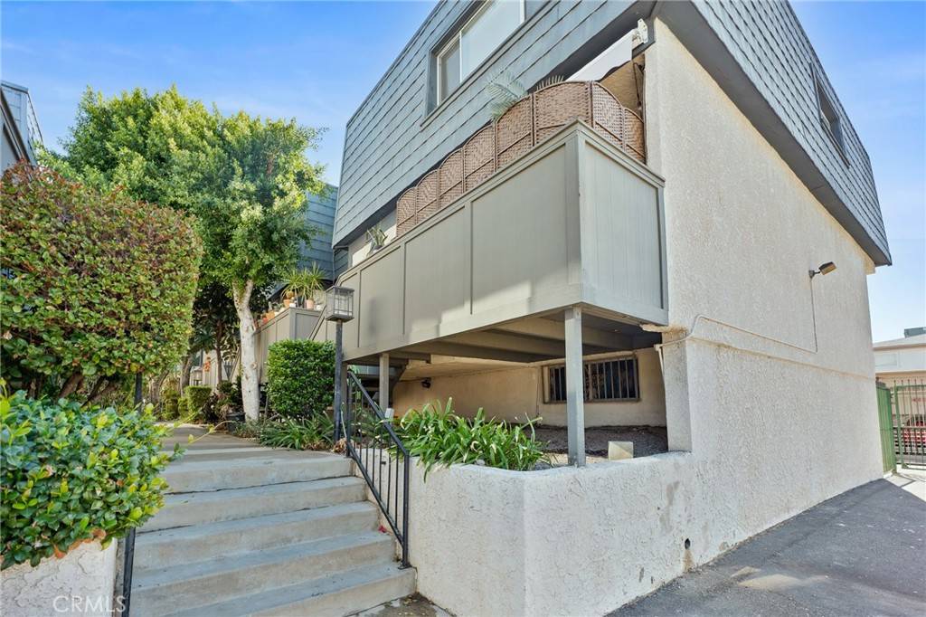 Tarzana, CA 91356,18550 Hatteras ST #111