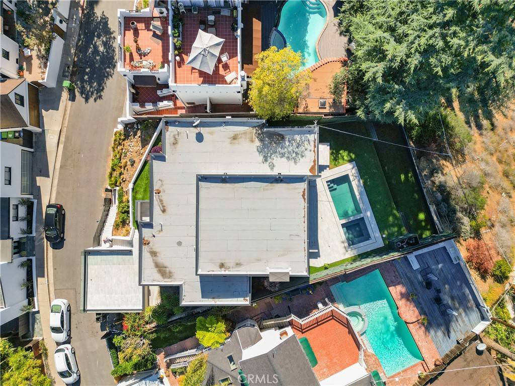 Los Angeles, CA 90068,3377 Charleston WAY