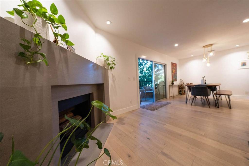 West Hollywood, CA 90069,1221 N Kings RD #202