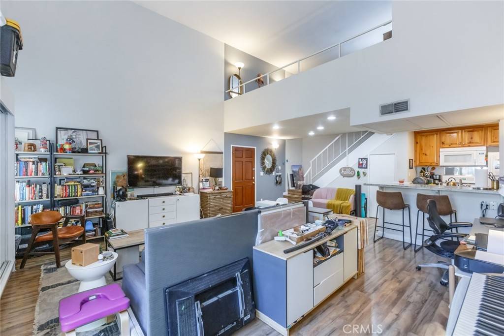 Tarzana, CA 91356,18645 Hatteras ST #402