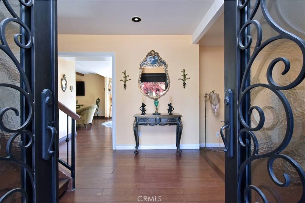 Tarzana, CA 91356,19560 Anadale DR