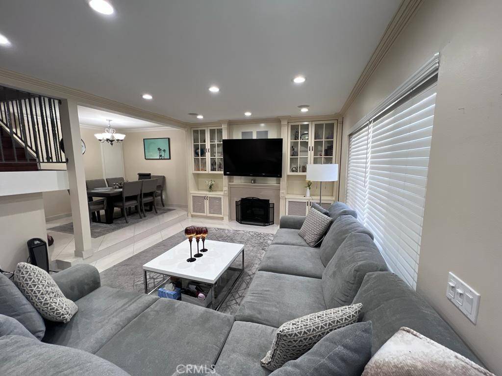 Tarzana, CA 91356,5640 Etiwanda AVE #2