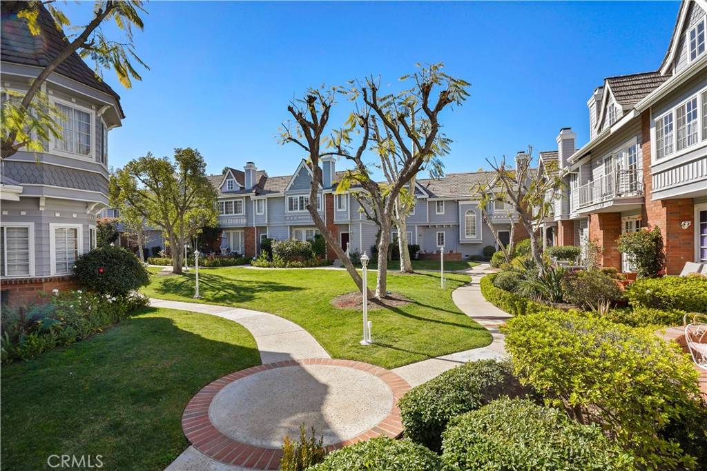 Tarzana, CA 91356,18135 Burbank BLVD #14