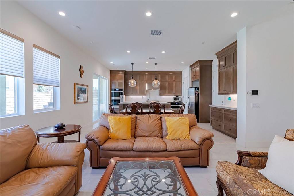 Saugus, CA 91351,19177 Malabar ST