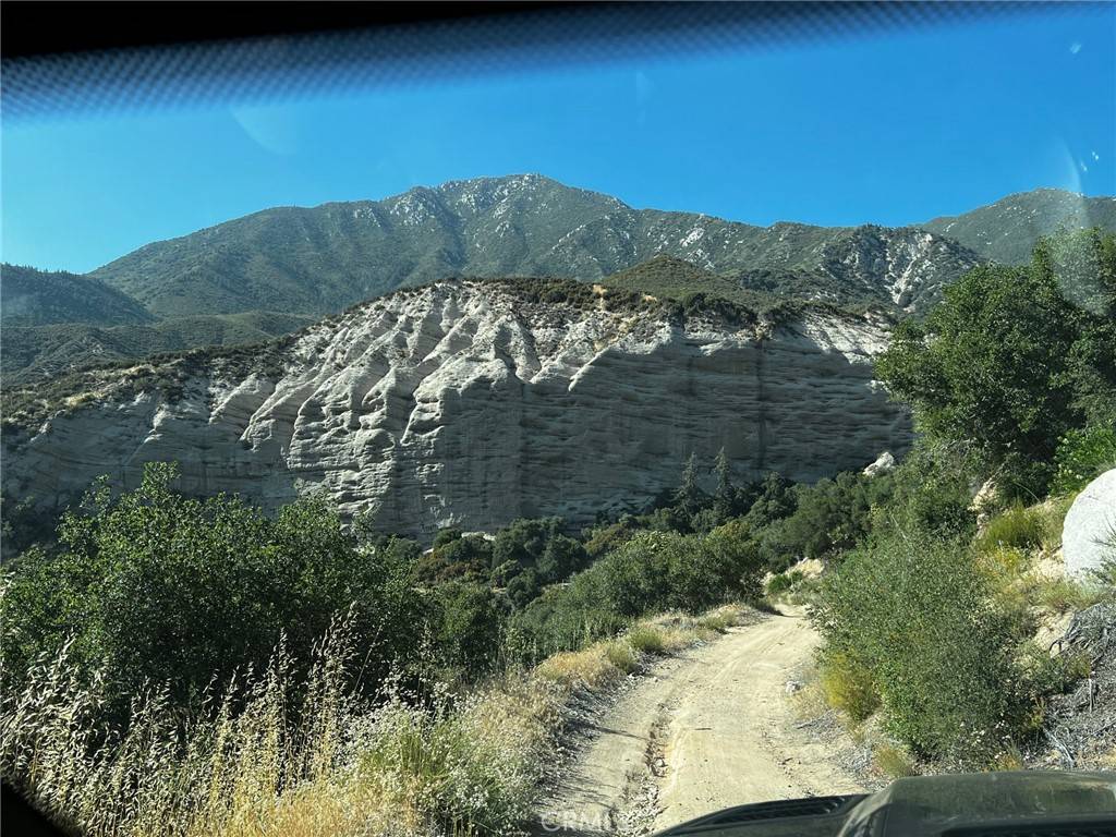 Running Springs, CA 92382,35194 Pyramid