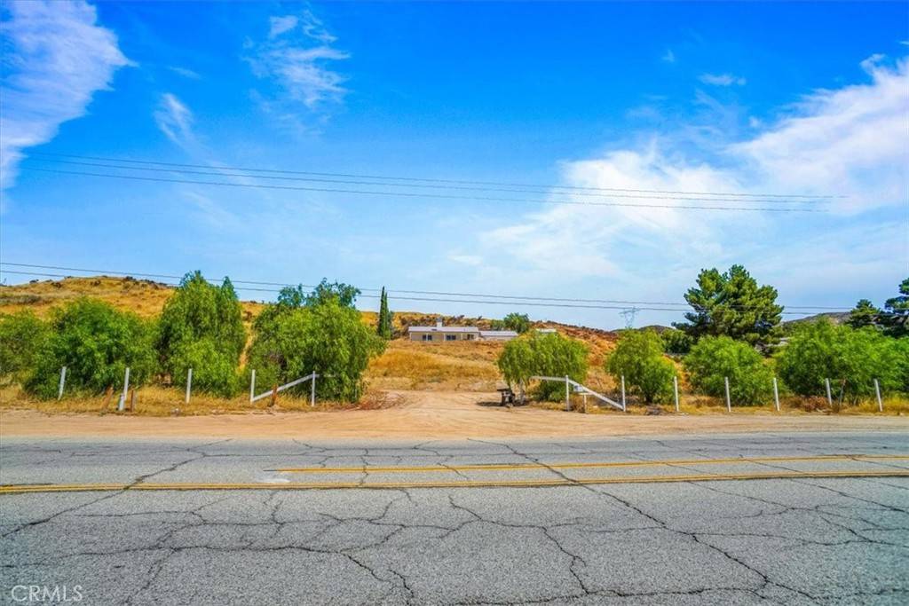 Agua Dulce, CA 91390,10517 Sierra