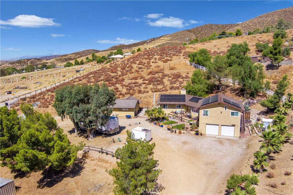 Agua Dulce, CA 91390,35701 Wyse RD