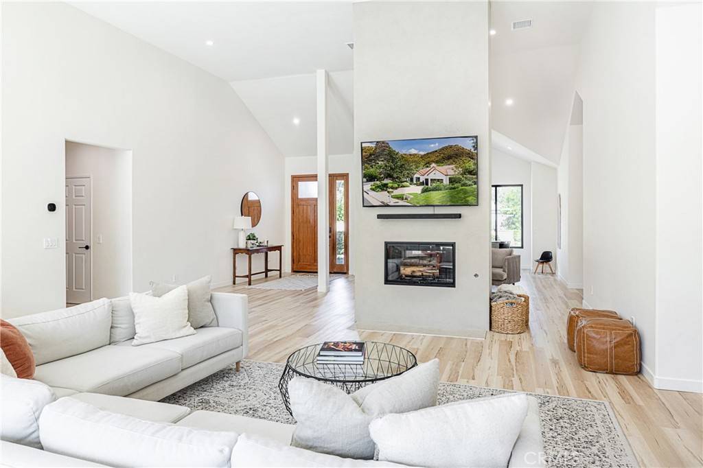 Westlake Village, CA 91361,32904 Denver Springs DR