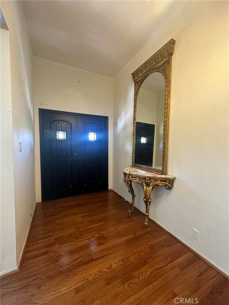 Los Angeles, CA 90068,3310 Oakley DR