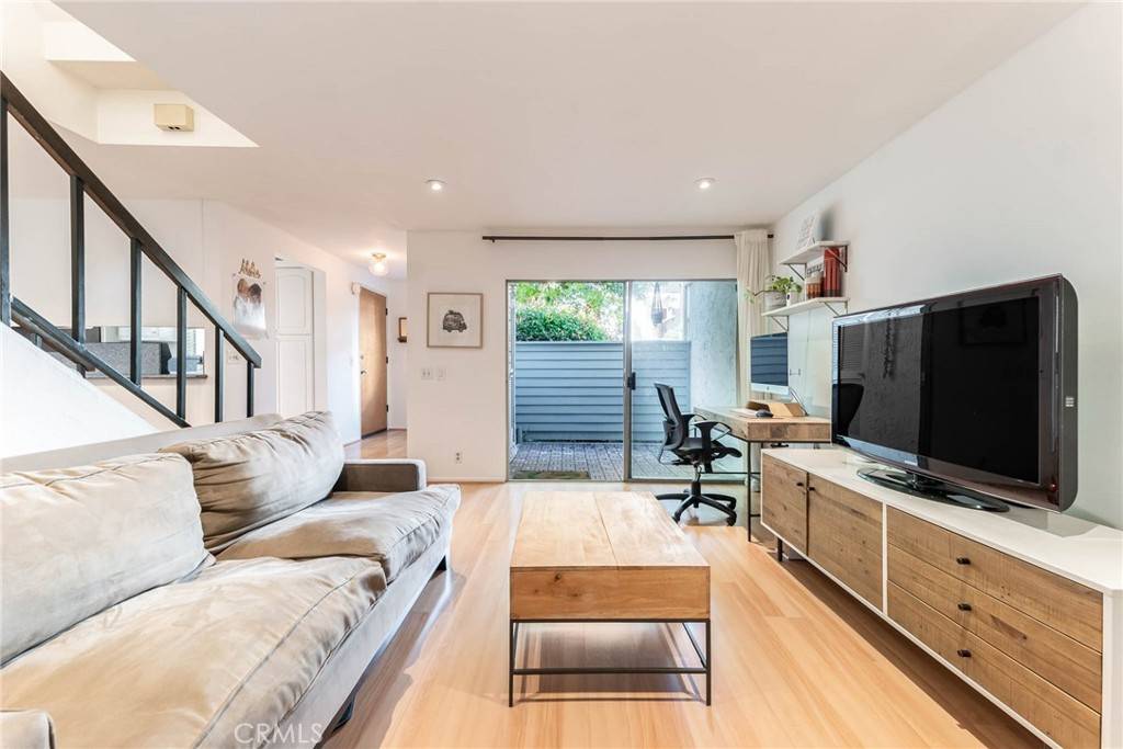 Tarzana, CA 91356,18411 Hatteras ST #147
