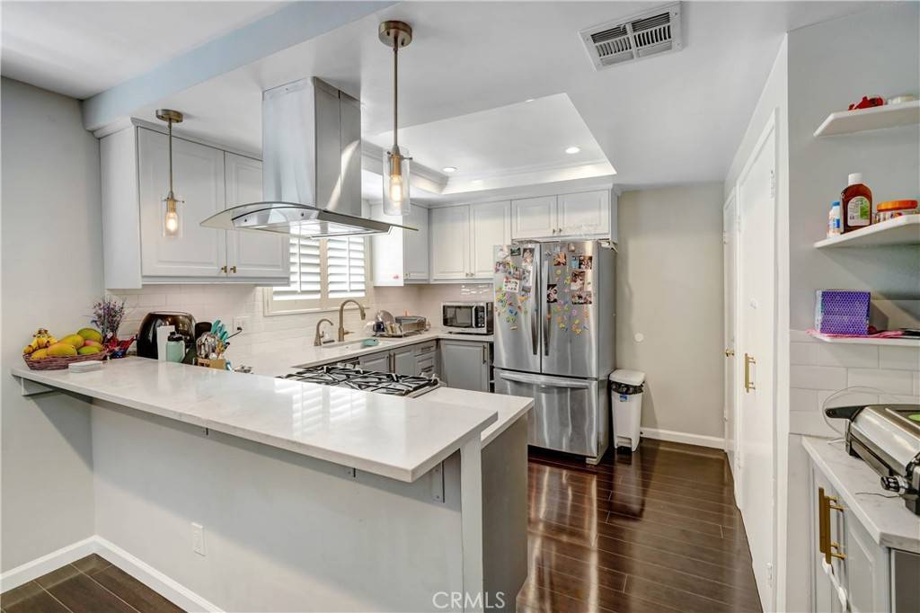 Tarzana, CA 91356,18550 Hatteras ST #36