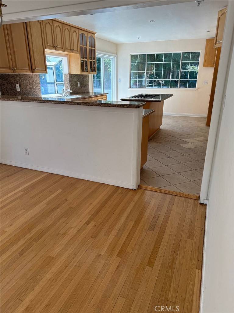 Tarzana, CA 91356,18130 Karen DR