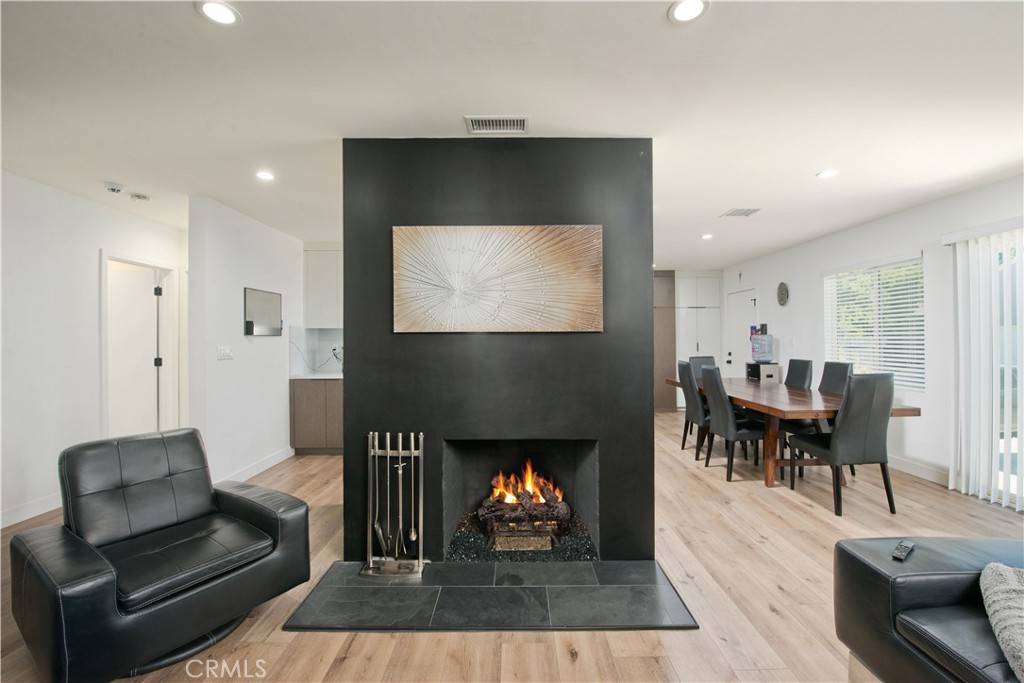 Tarzana, CA 91335,6308 Calvin AVE