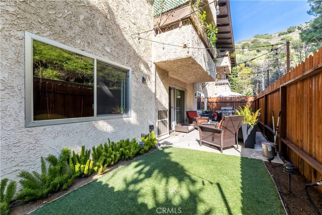 Los Angeles, CA 90068,2700 Cahuenga BLVD E #4108