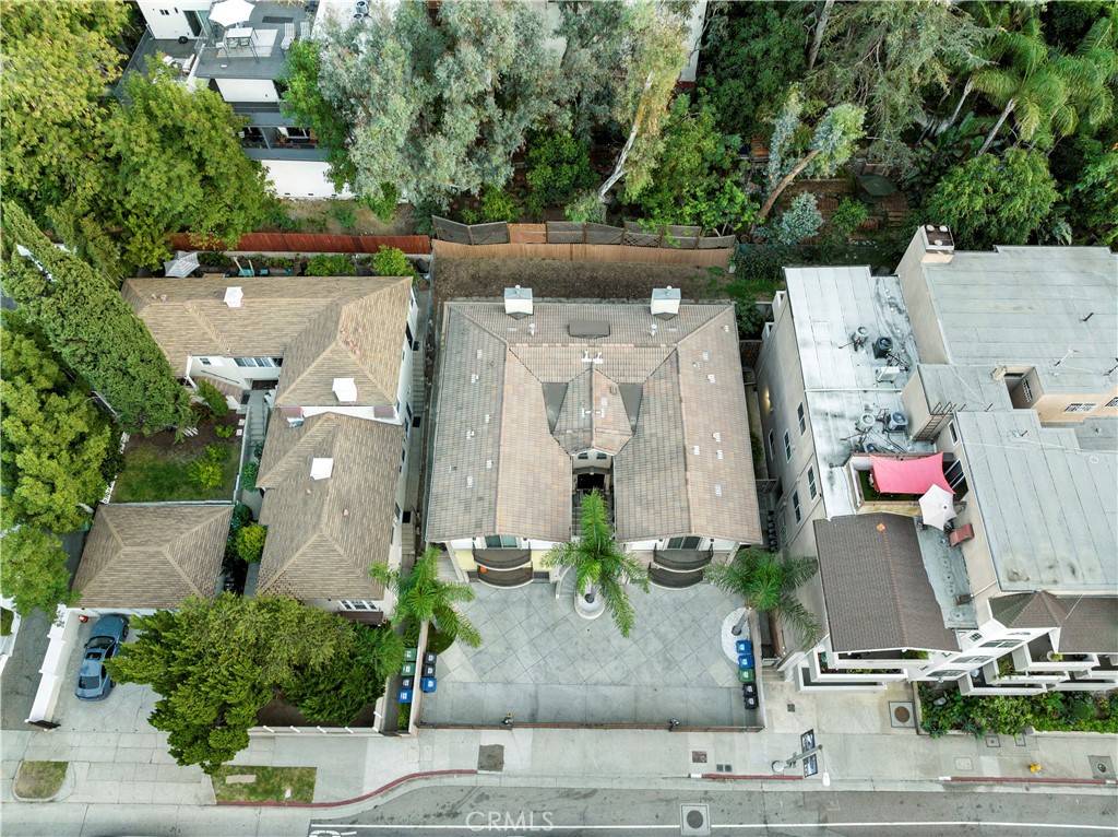 Los Angeles, CA 90068,3300 Barham BLVD #101