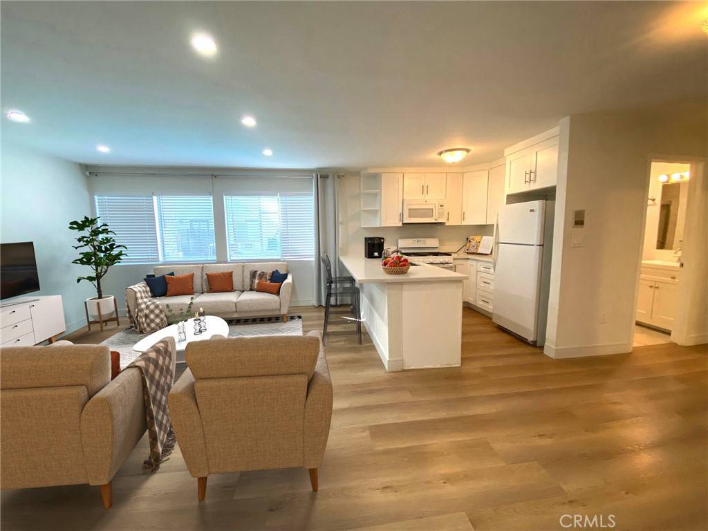 Tarzana, CA 91356,18530 Hatteras ST #116