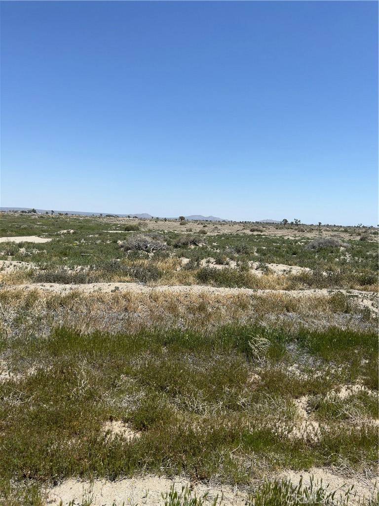 Lancaster, CA 93535,70 E Avenue I