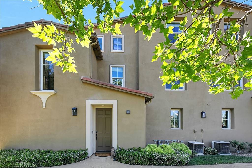 Valencia, CA 91381,27014 Fairway LN