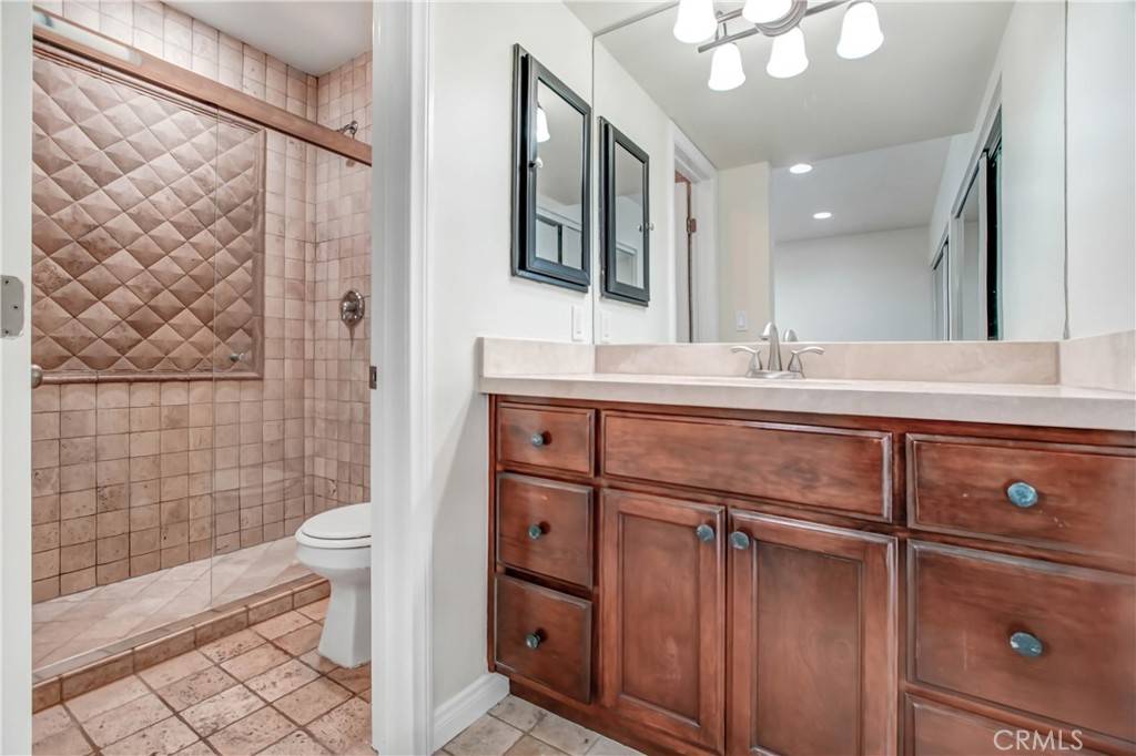 Tarzana, CA 91356,18620 Hatteras ST #211