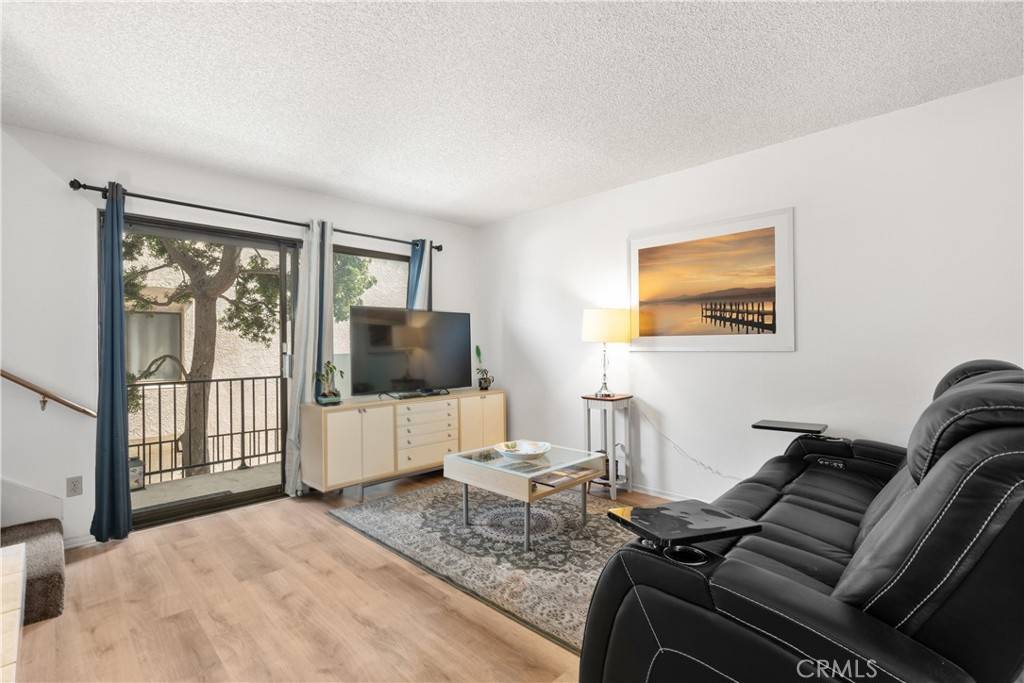 West Hills, CA 91307,7137 Shoup AVE #34