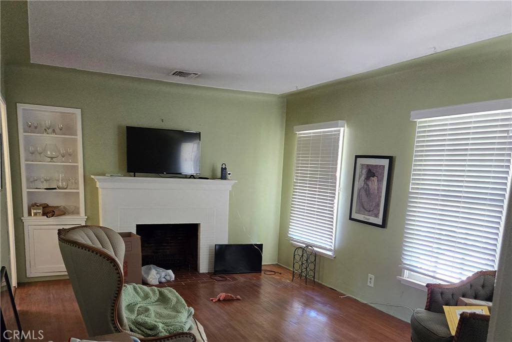 North Hollywood, CA 91601,5811 Denny AVE