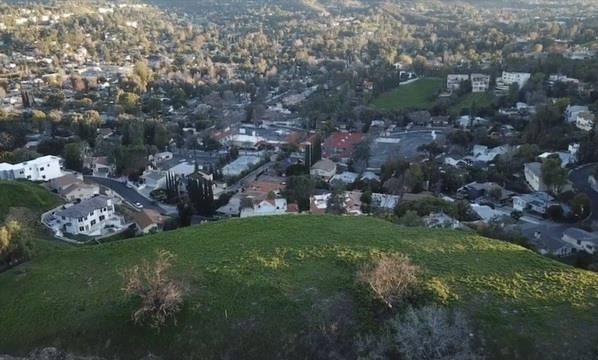 Woodland Hills, CA 91364,5121 Llano DR