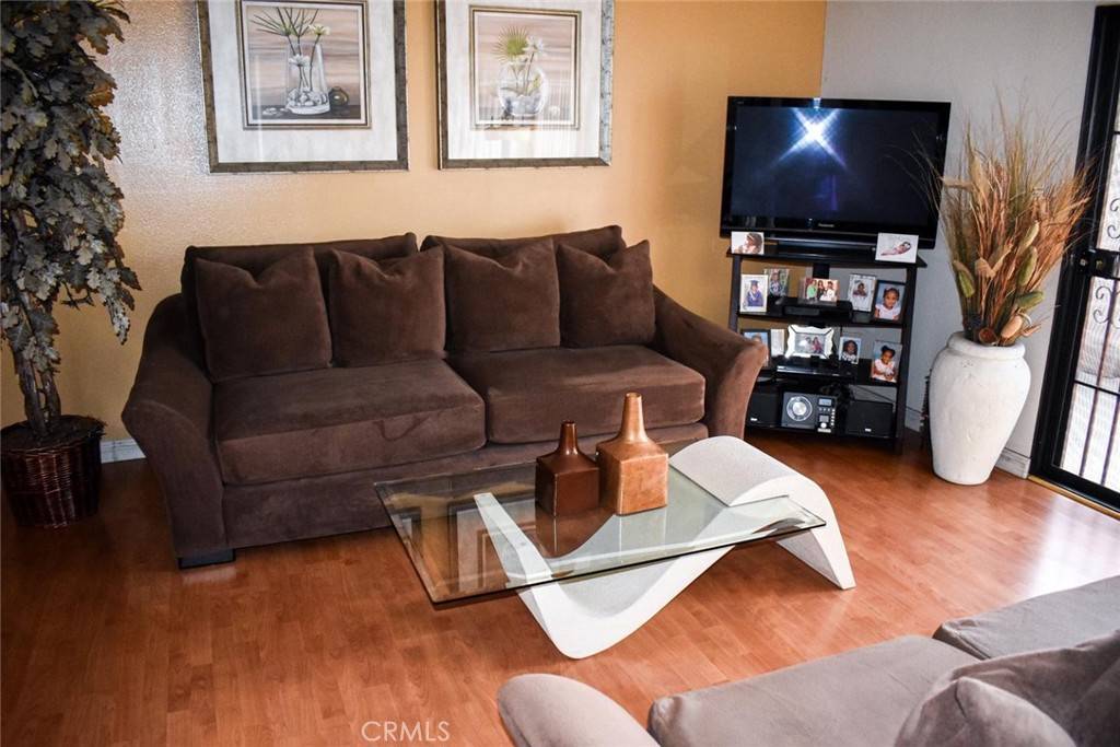 Paramount, CA 90723,8038 Harrison ST #12